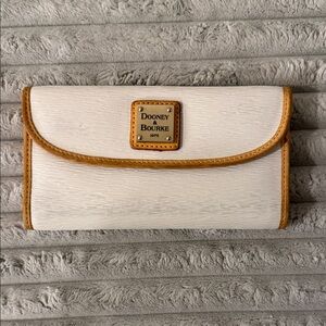 Dooney & Bourke White Wallet with Tan Trim and Logo Plaque